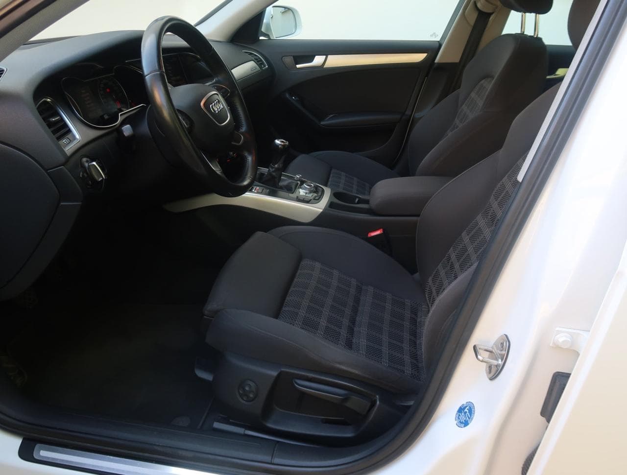 2013 Audi A4 - 18