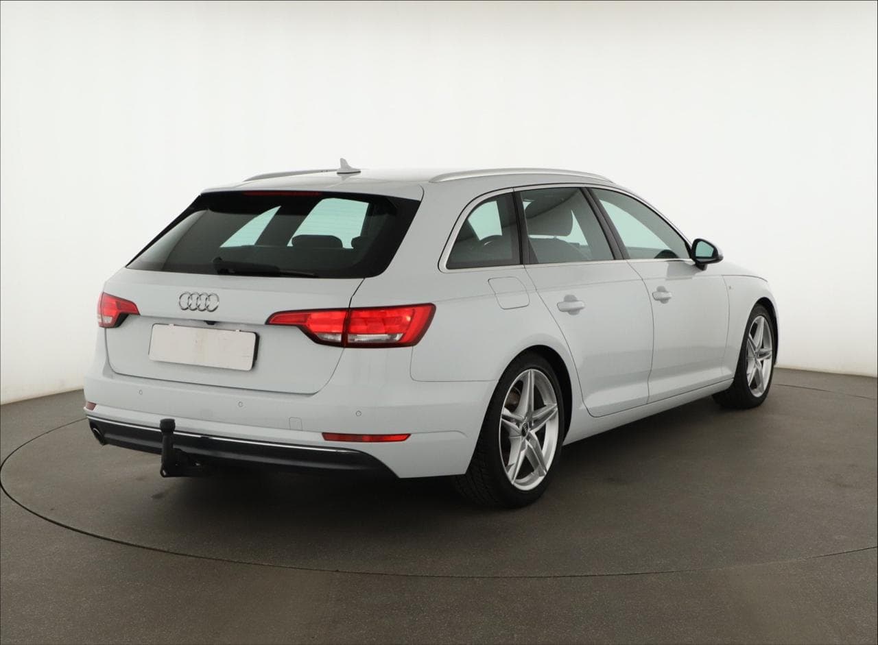 2016 Audi A4 - 11
