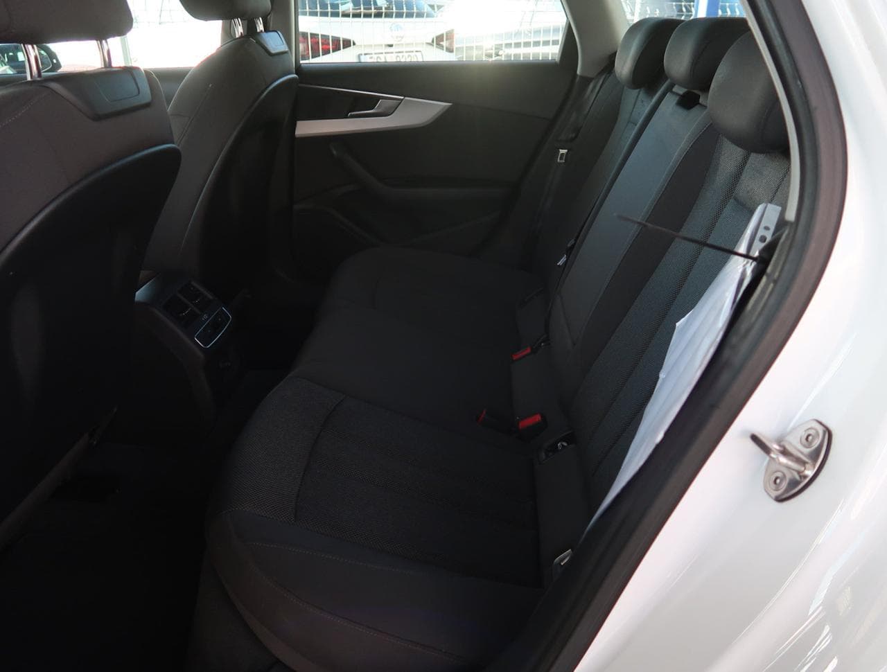 2016 Audi A4 - 29