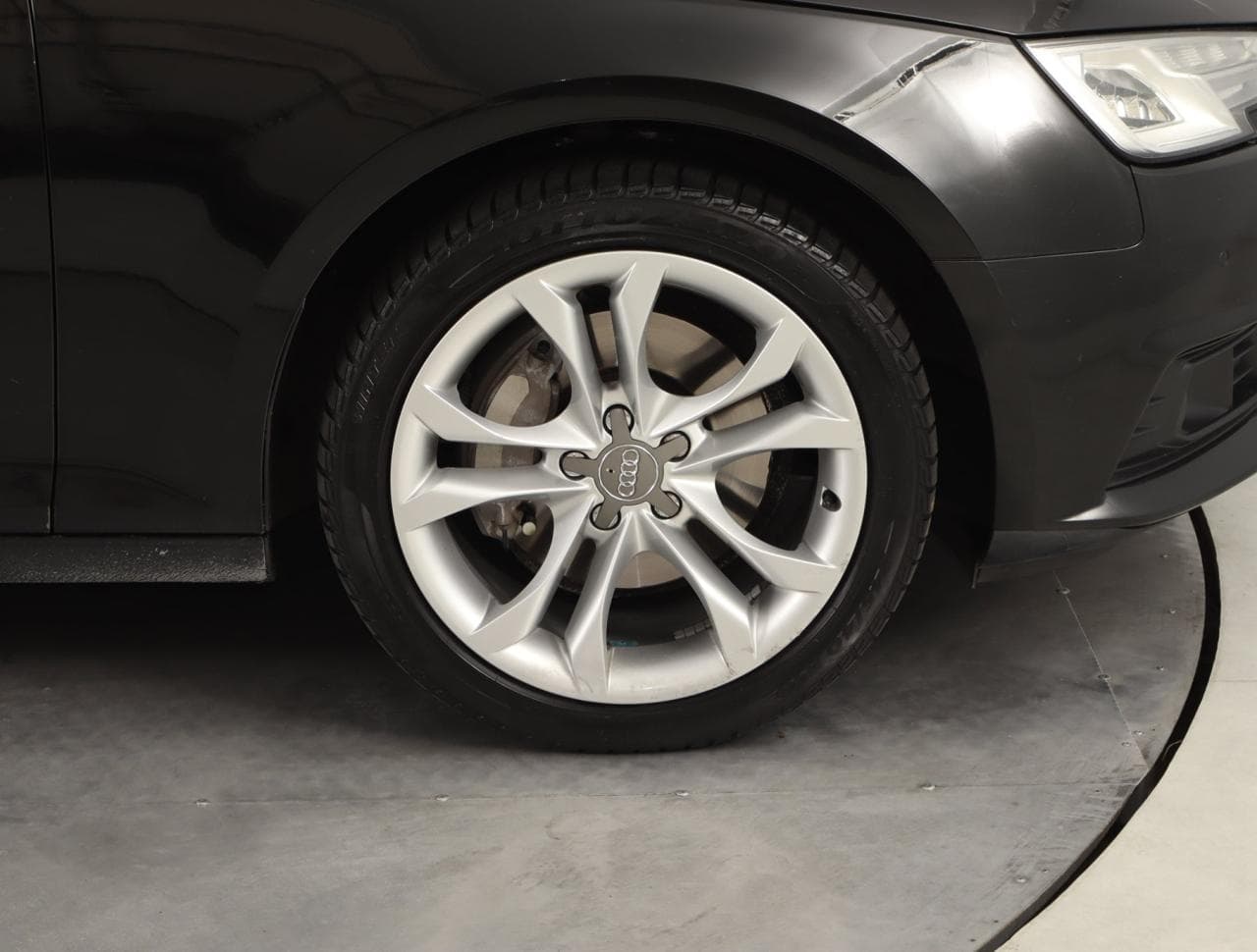 2016 Audi A4 - 33