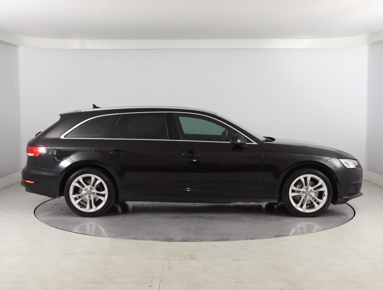 2016 Audi A4 - 14