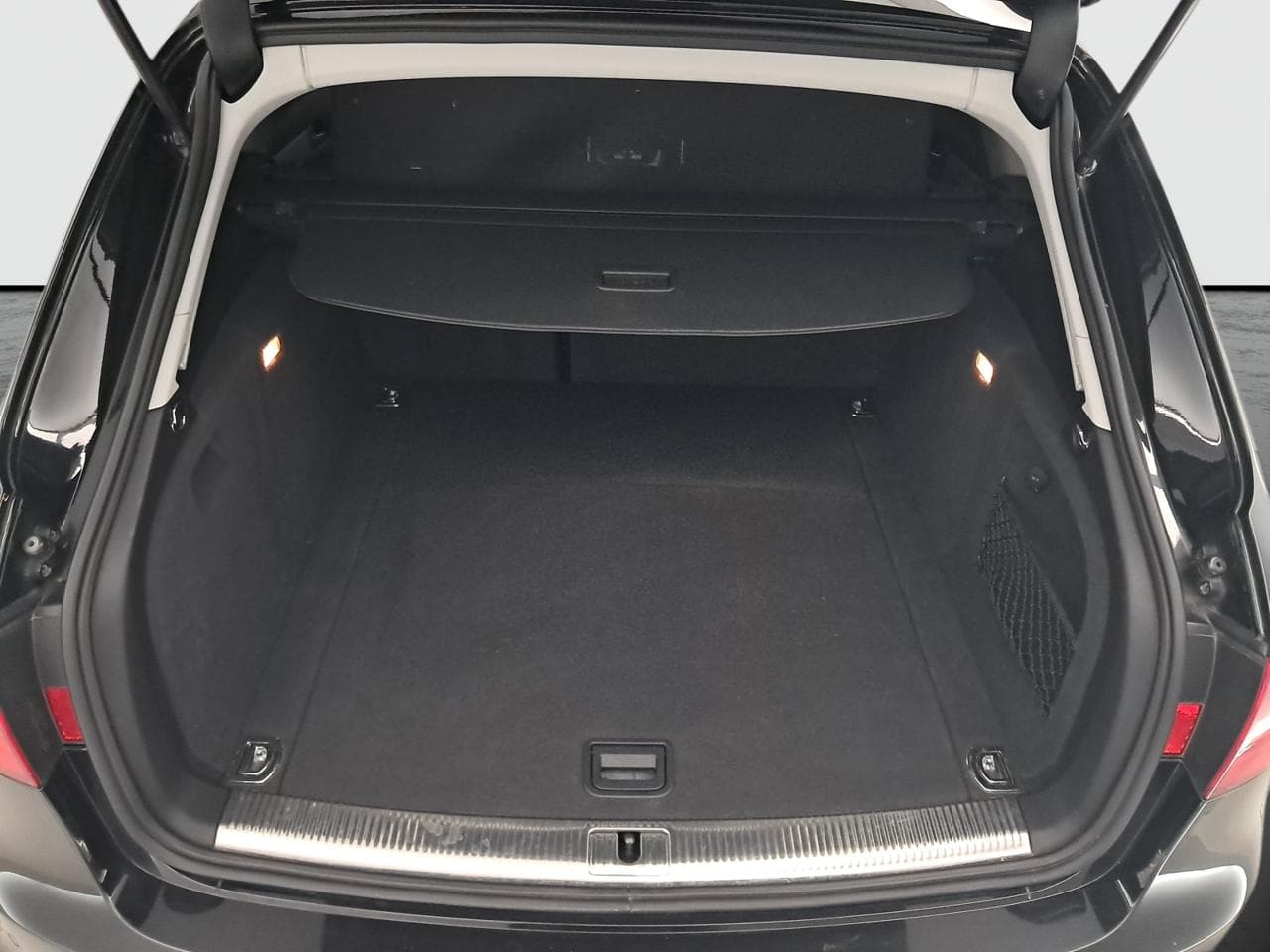 2016 Audi A4 - 32
