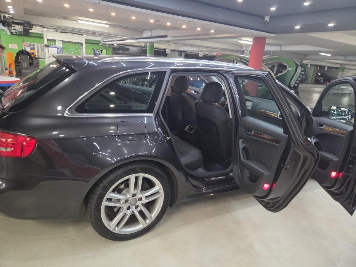2011 Audi A4 - 16