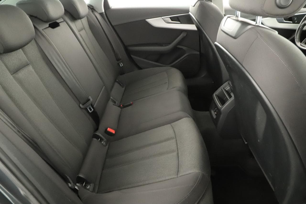 2016 Audi A4 - 11