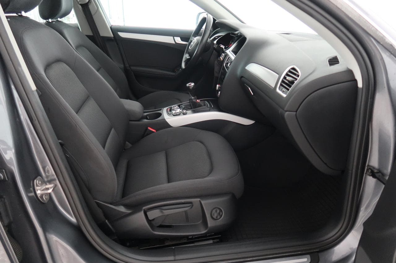 2015 Audi A4 - 12