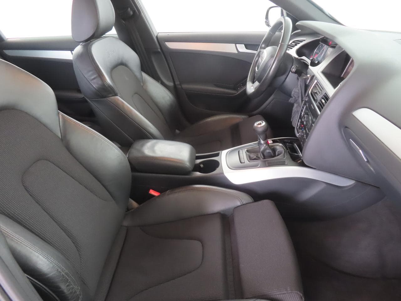 2011 Audi A4 - 12