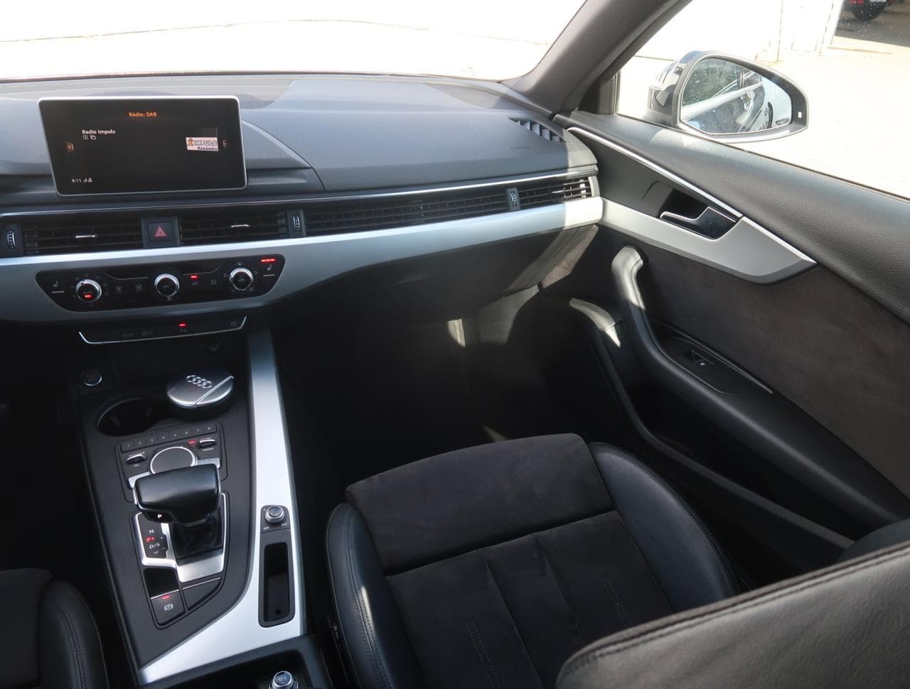 2017 Audi A4 - 11