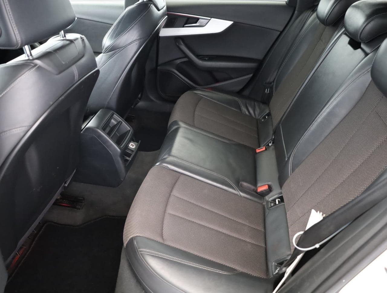 2016 Audi A4 - 12