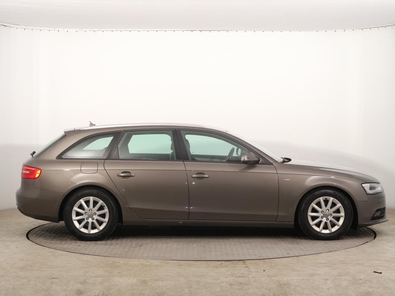 2015 Audi A4 - 8