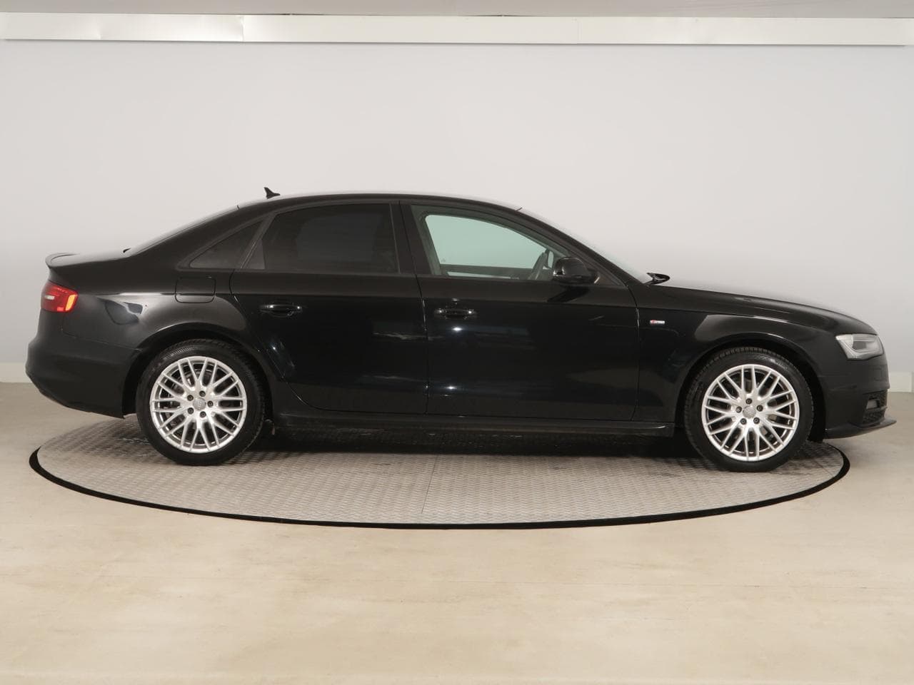 2015 Audi A4 - 8