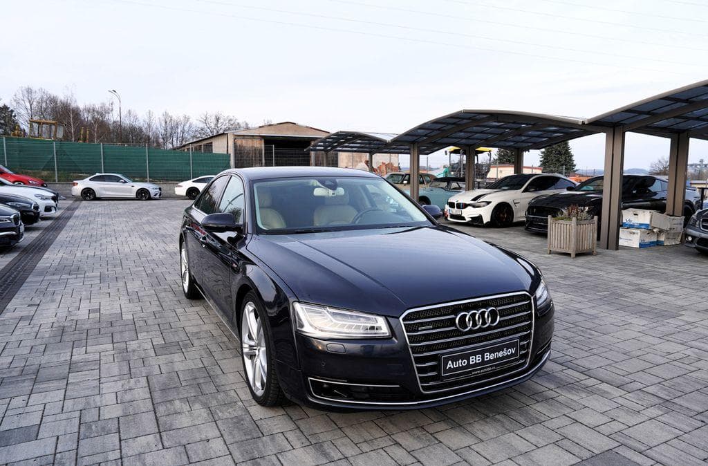 2014 Audi A8 - 8