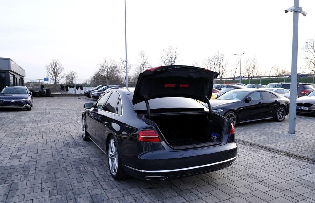 2014 Audi A8 - 11