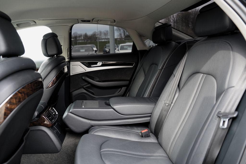 2010 Audi A8 - 19