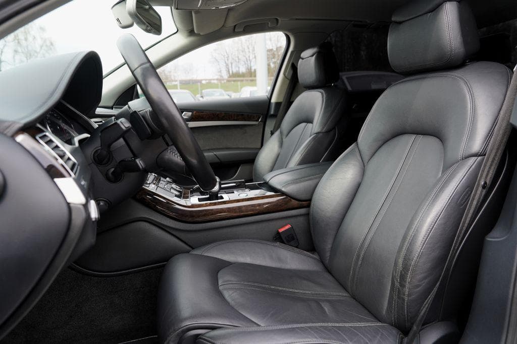 2010 Audi A8 - 15