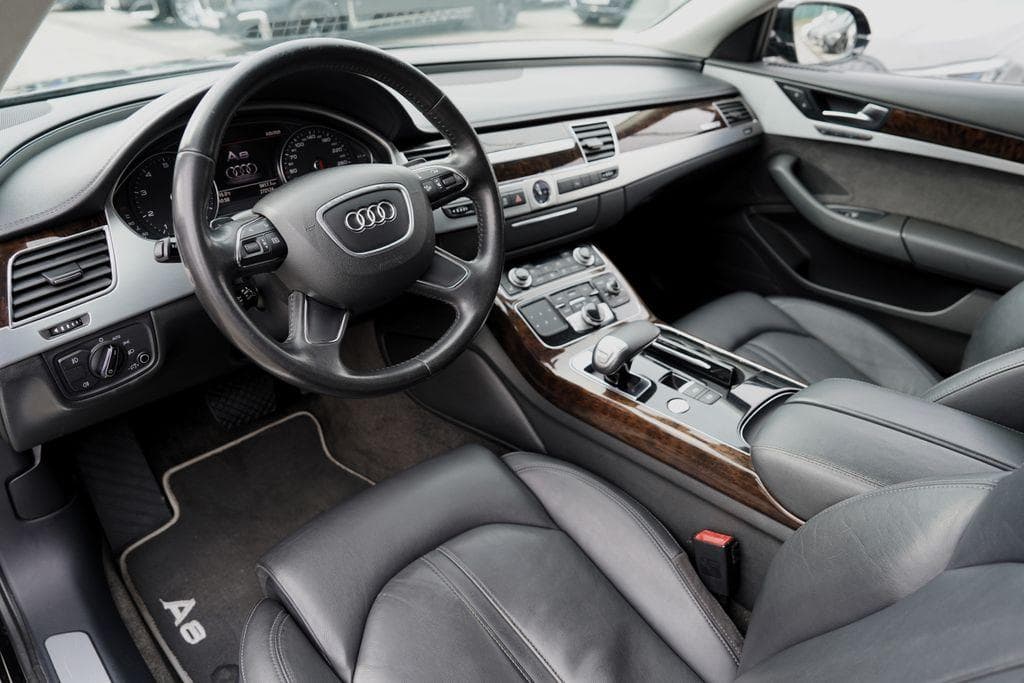 2010 Audi A8 - 14