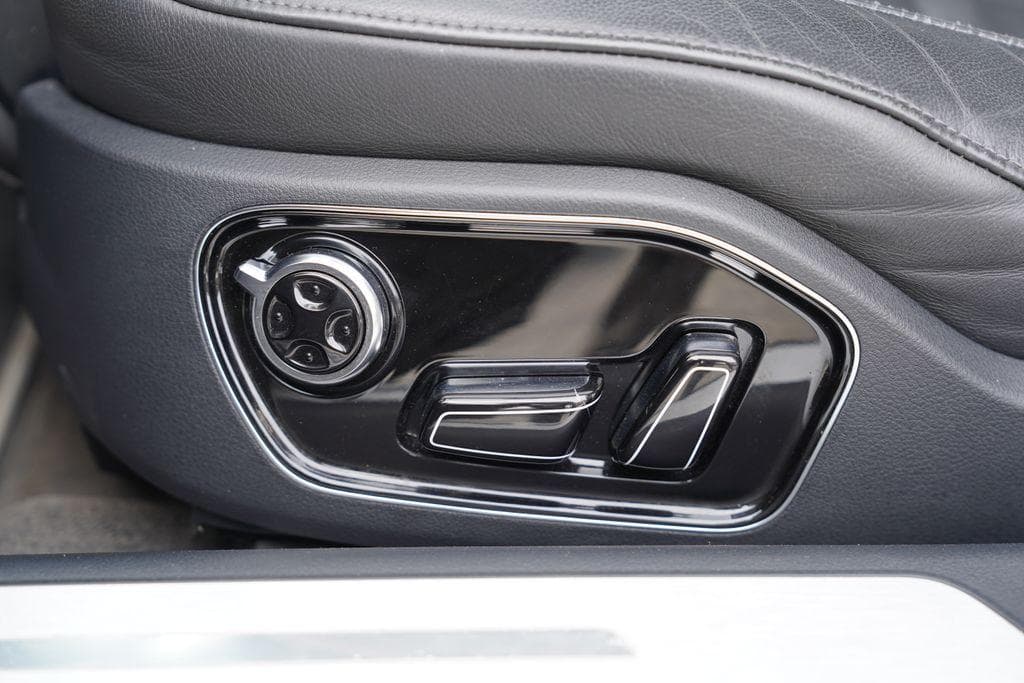2010 Audi A8 - 16