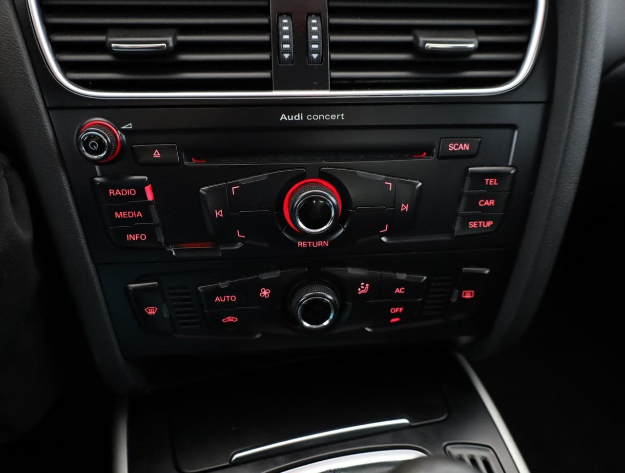 2010 Audi A4 - 16