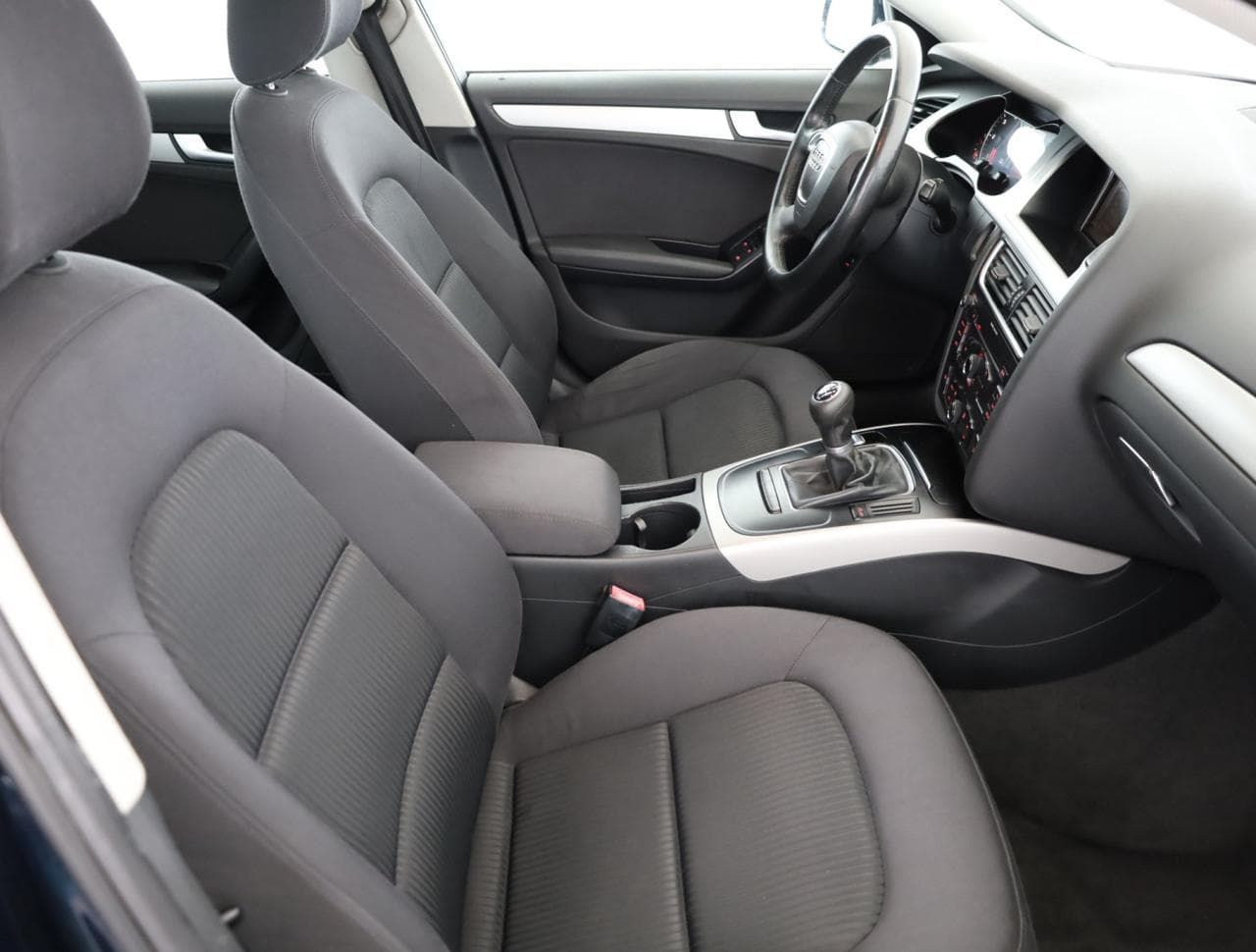 2010 Audi A4 - 10