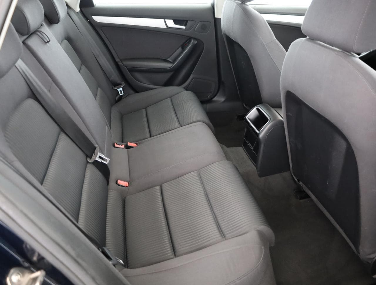 2010 Audi A4 - 11