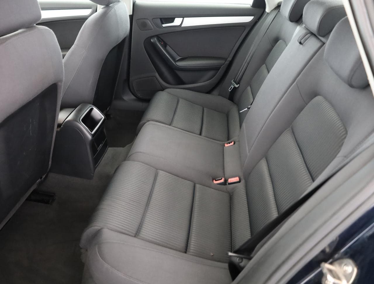2010 Audi A4 - 12