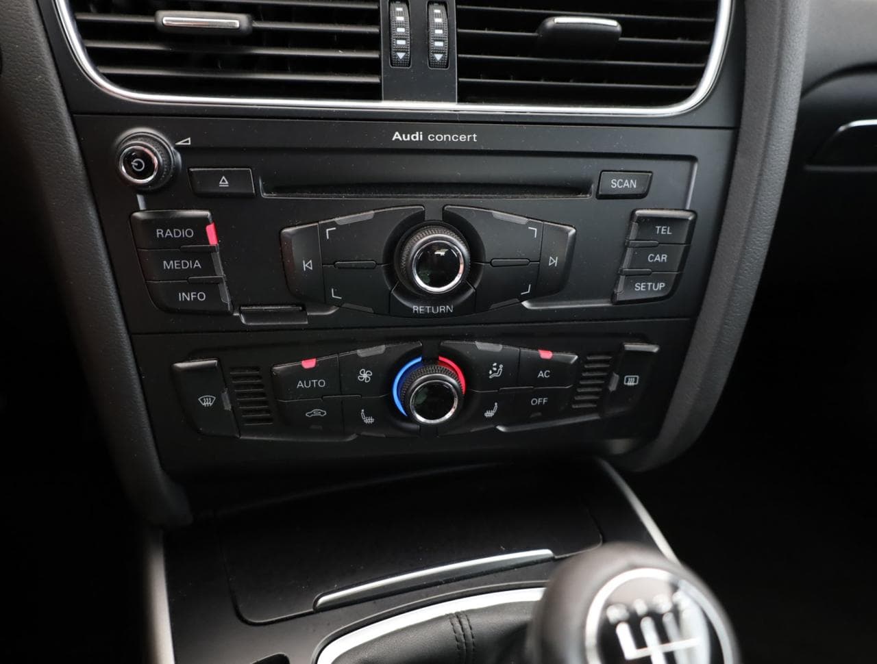 2010 Audi A4 - 16