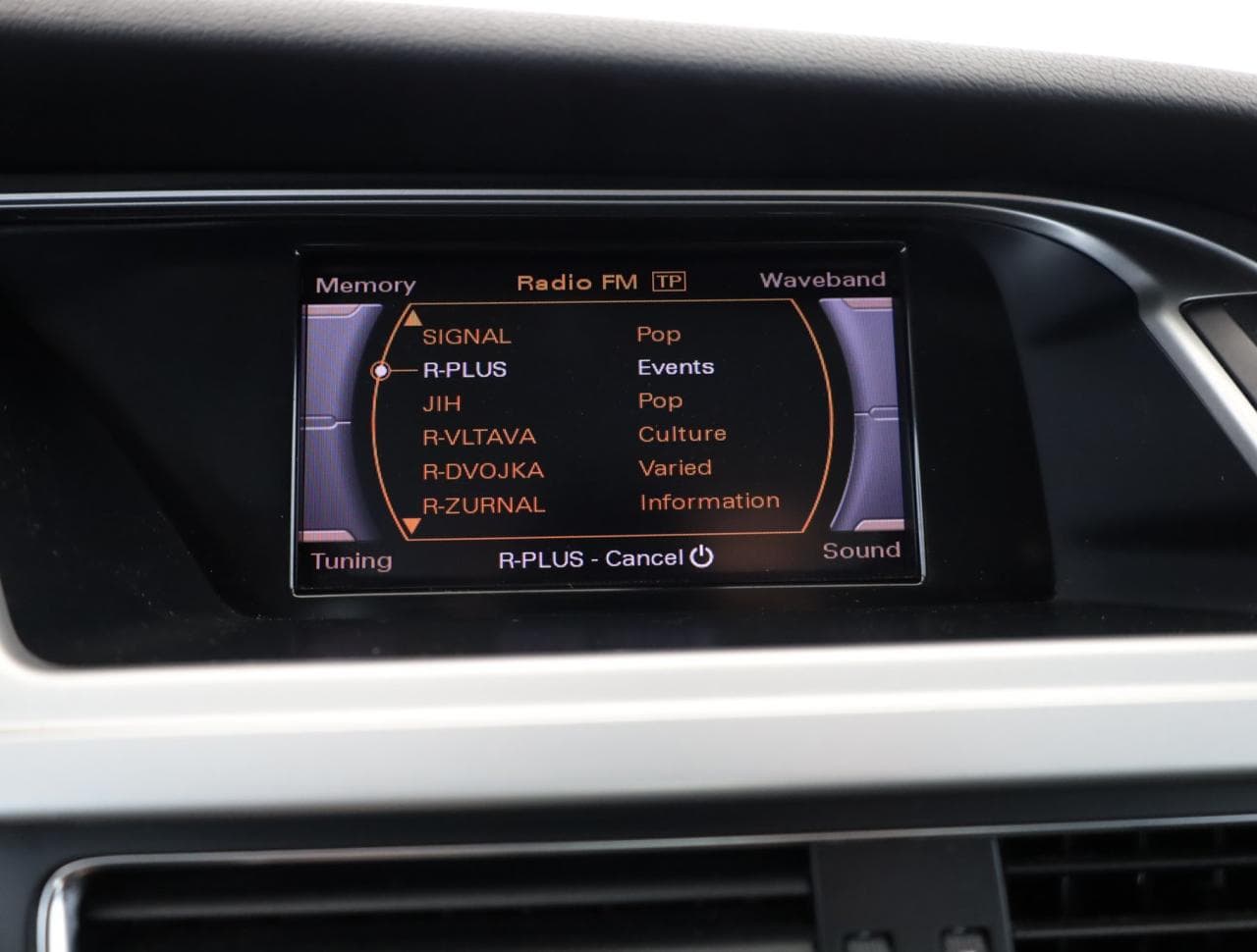2010 Audi A4 - 18