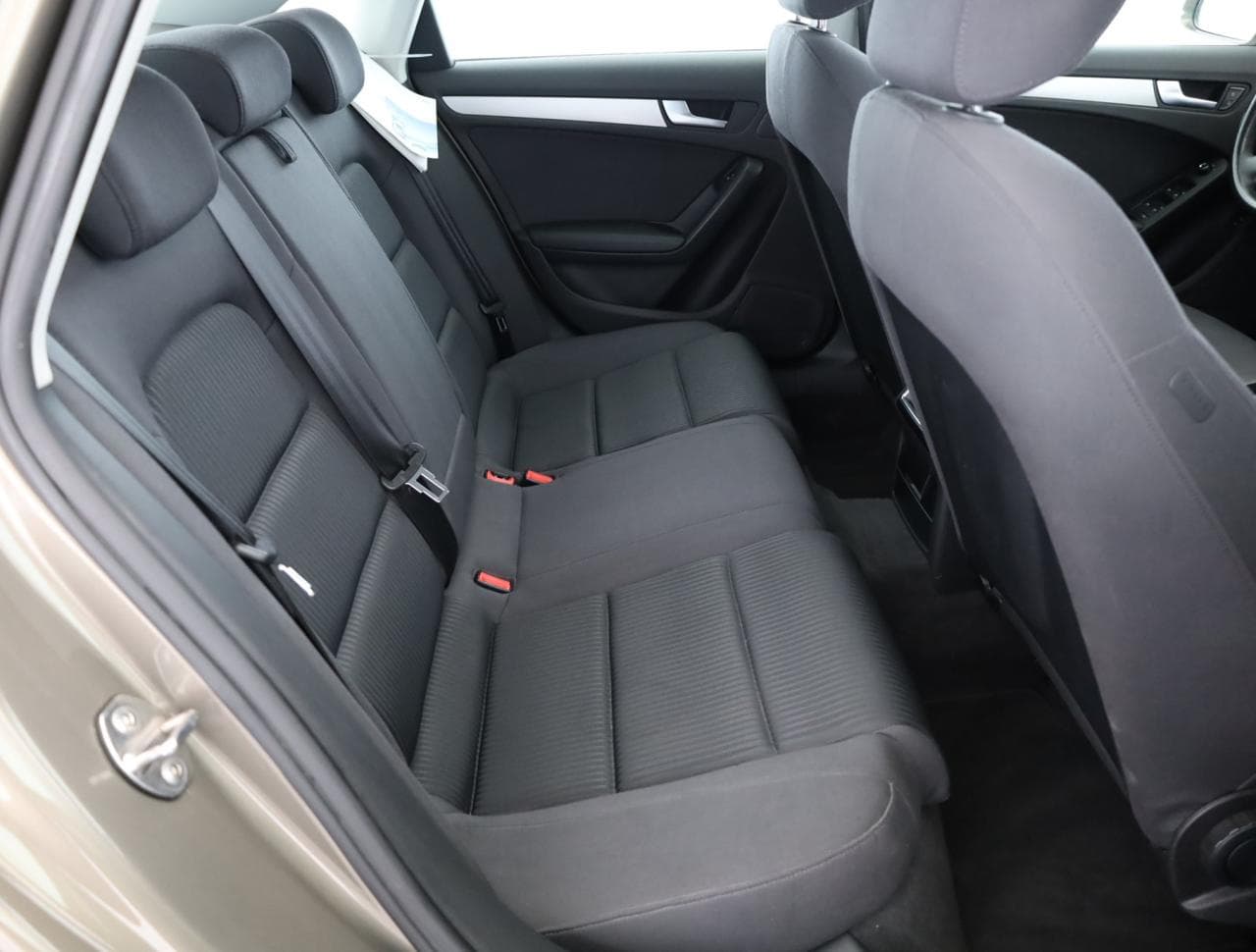 2010 Audi A4 - 11