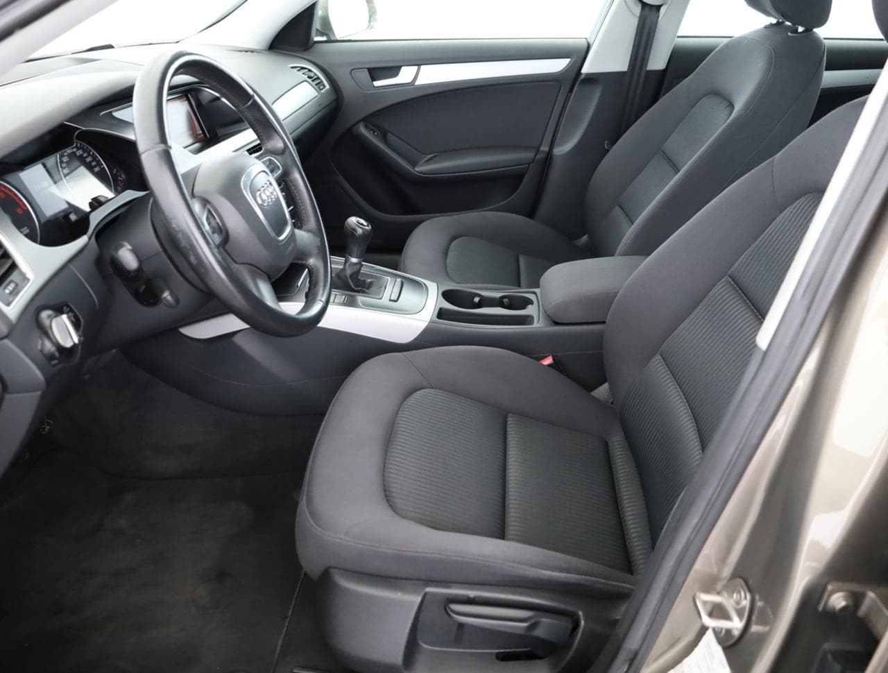 2010 Audi A4 - 13