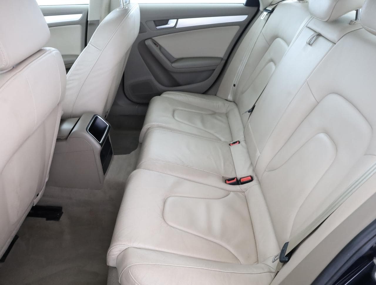 2009 Audi A4 - 12