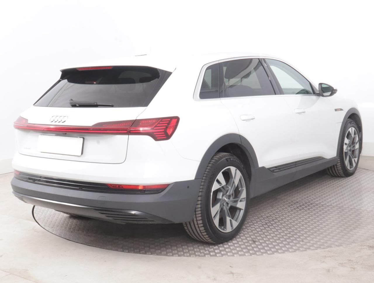 2020 Audi E-TRON - 7