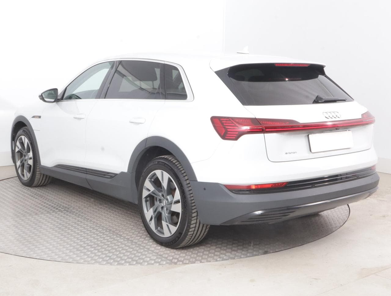 2020 Audi E-TRON - 5