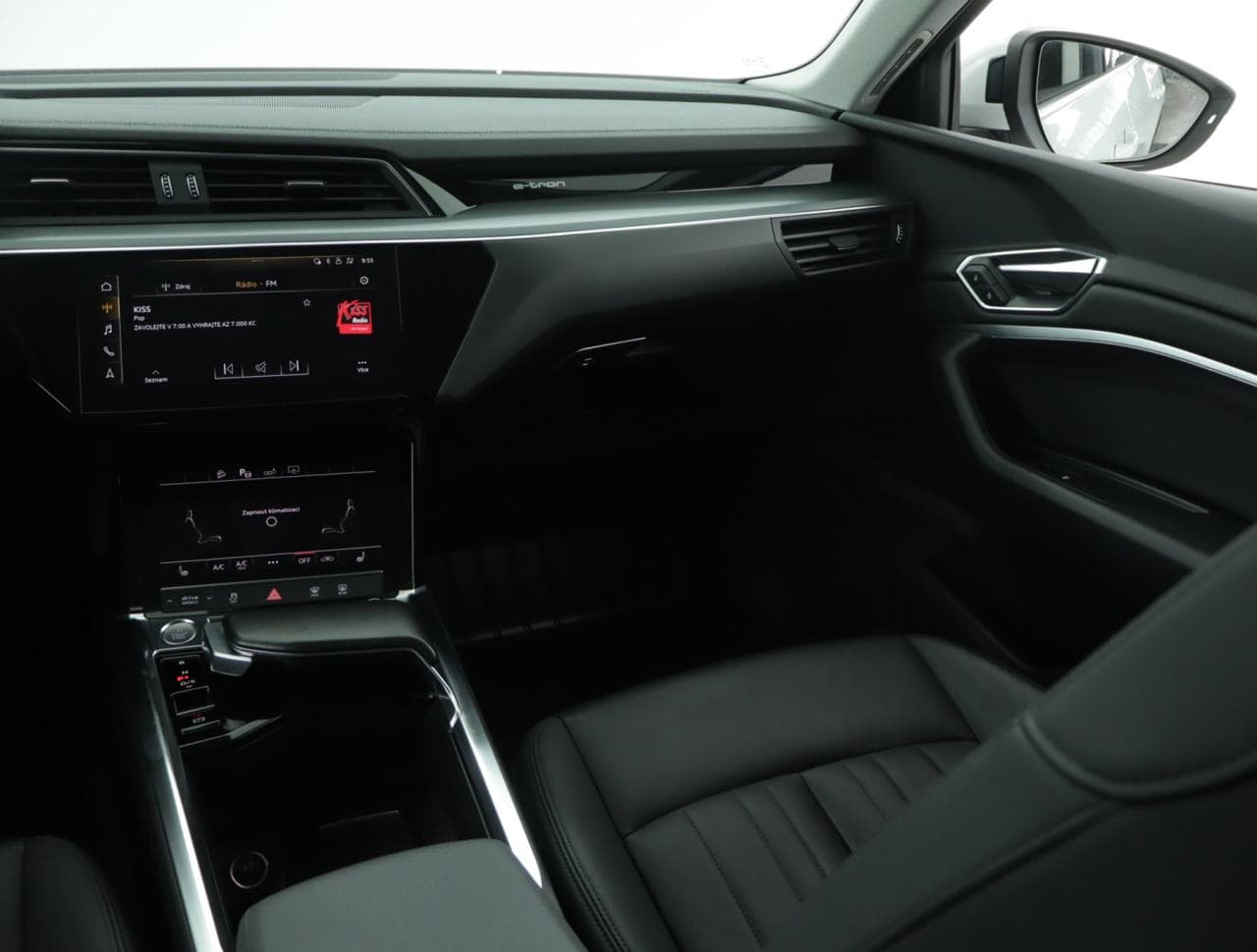 2020 Audi E-TRON - 11