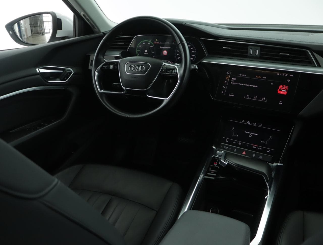 2020 Audi E-TRON - 9