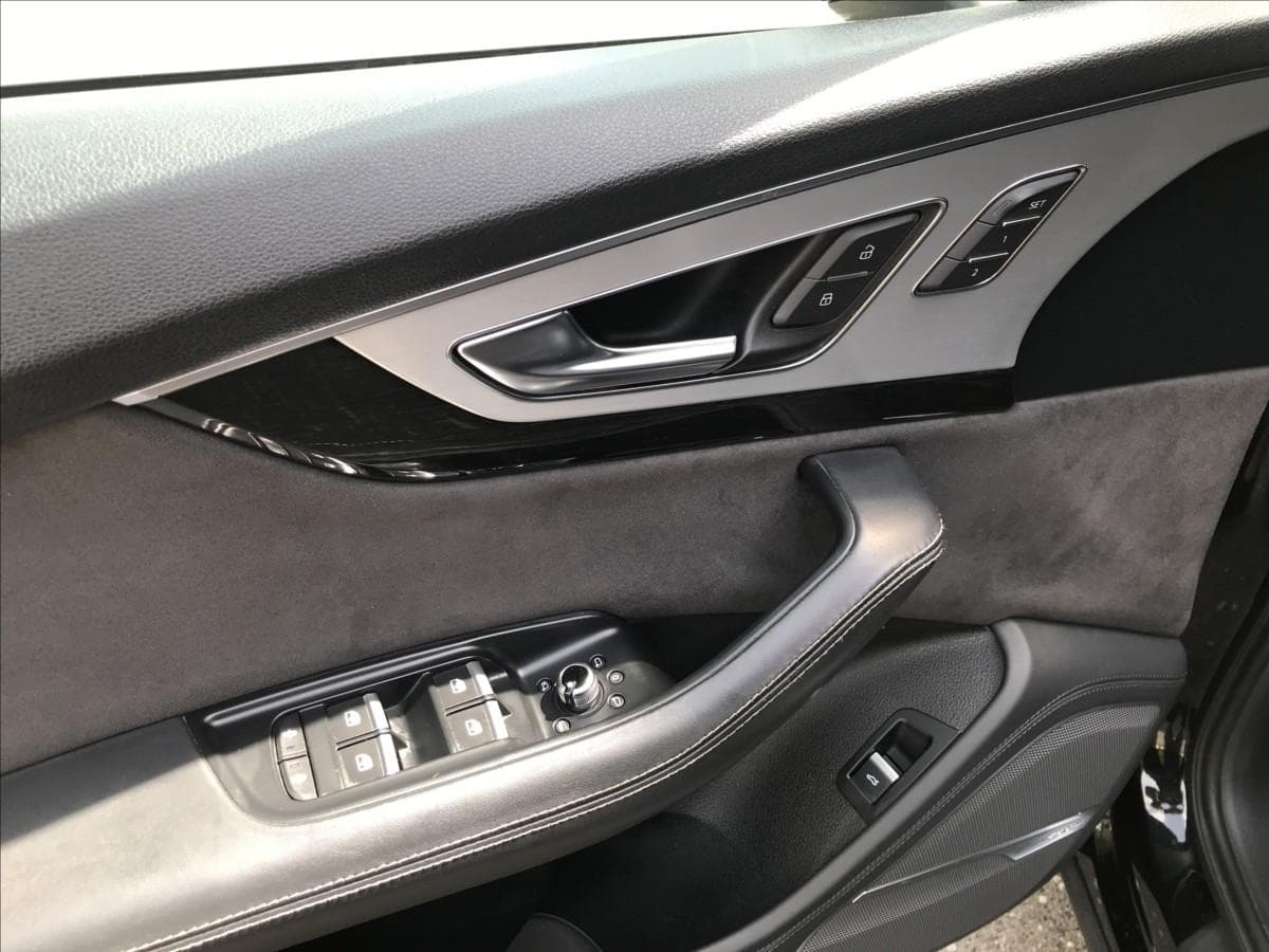 2015 Audi Q7 - 12