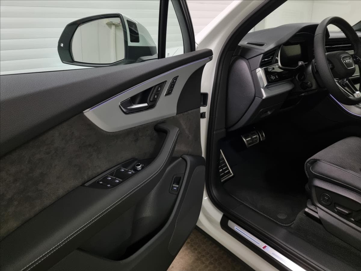 2022 Audi Q7 - 13