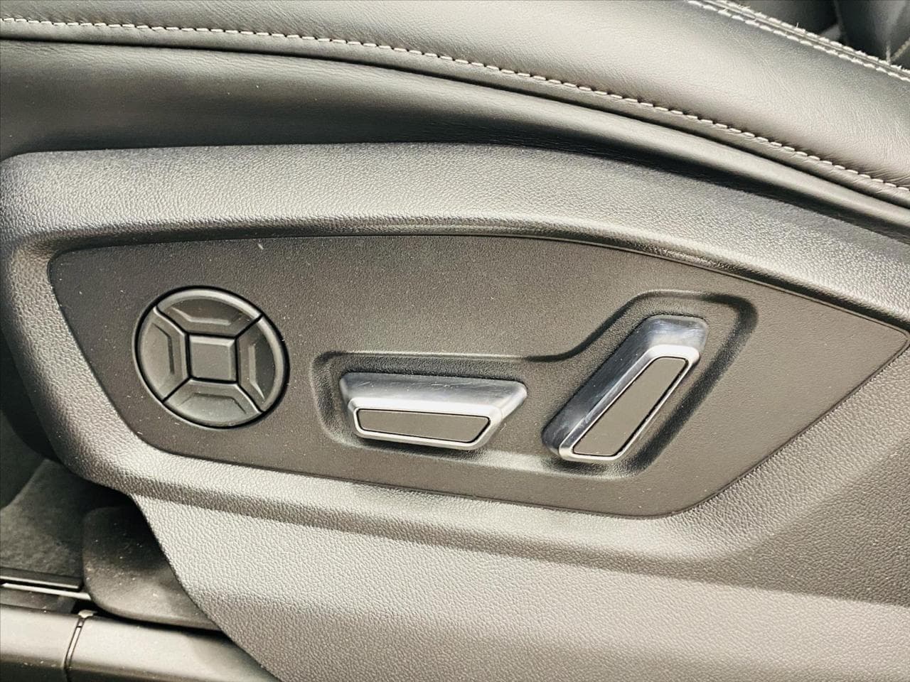 2023 Audi Q8 - 15