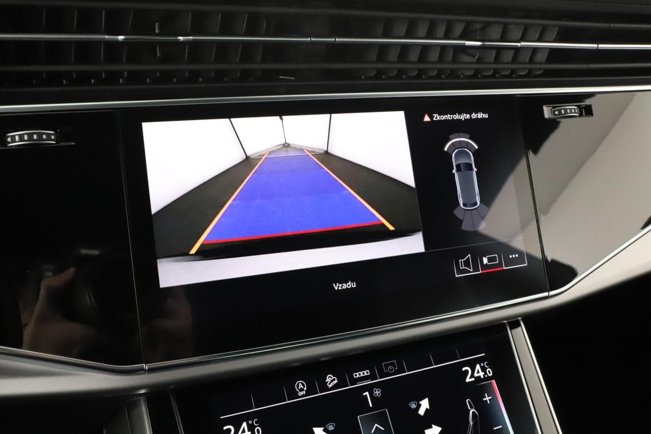 2023 Audi Q8 - 24