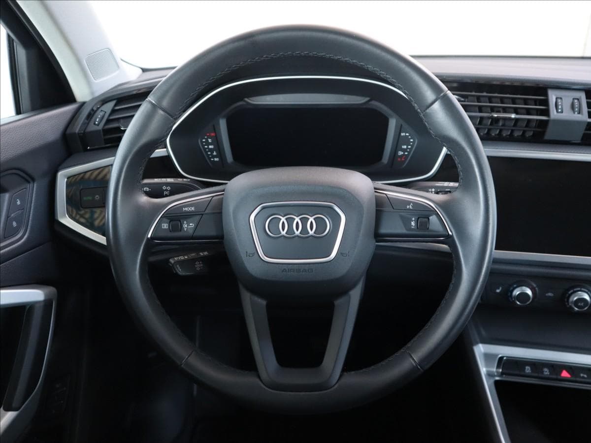 2022 Audi Q3 - 12