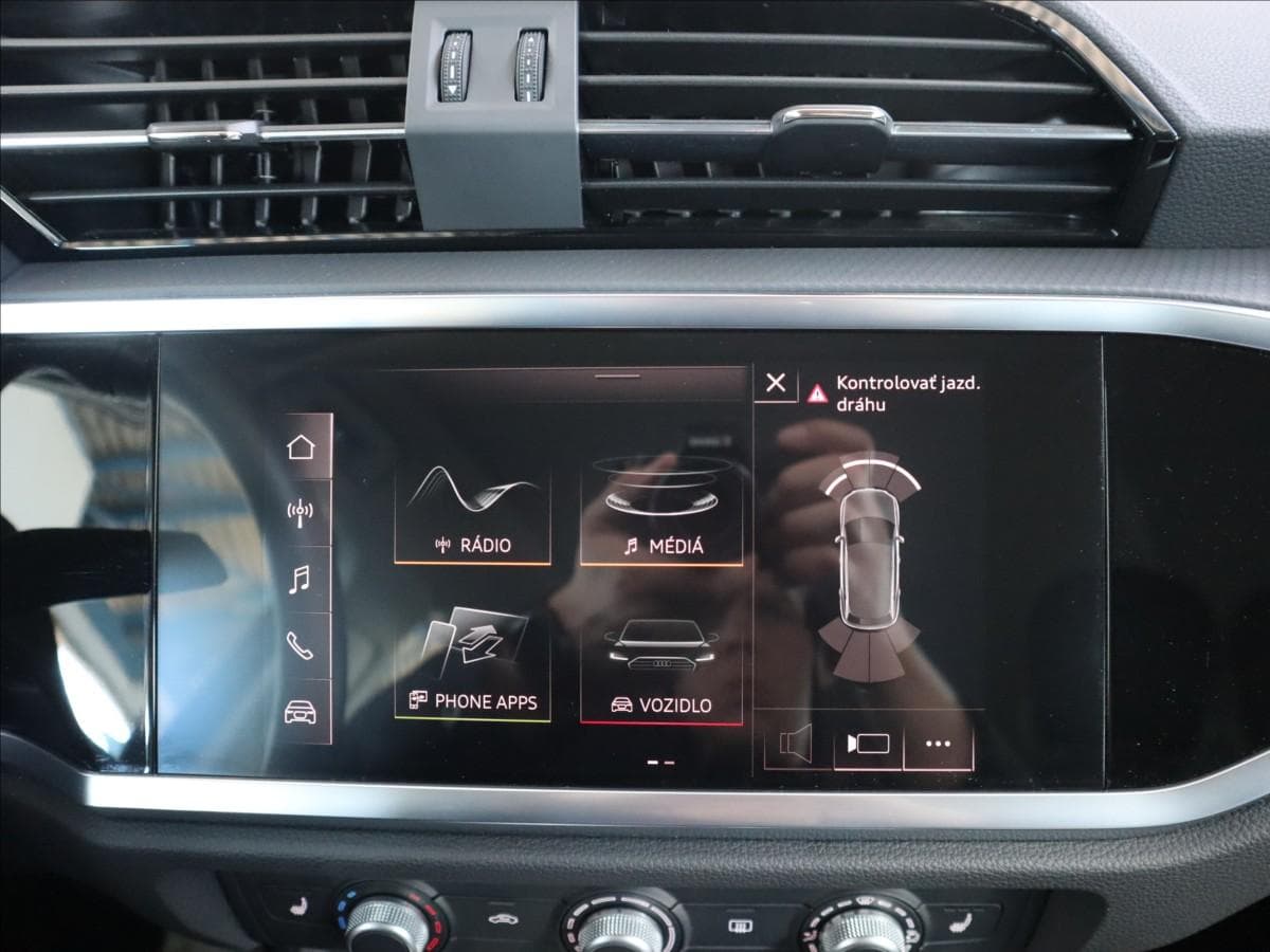 2022 Audi Q3 - 14