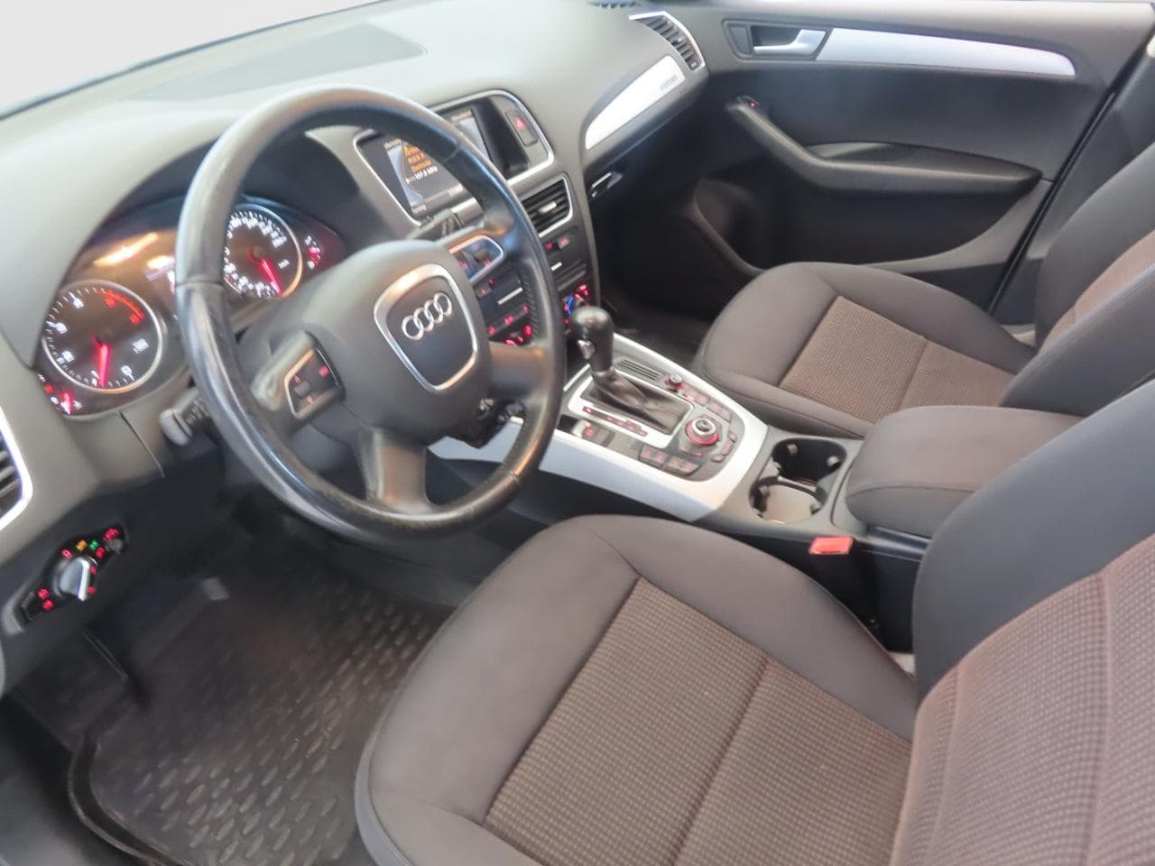 2011 Audi Q5 - 28