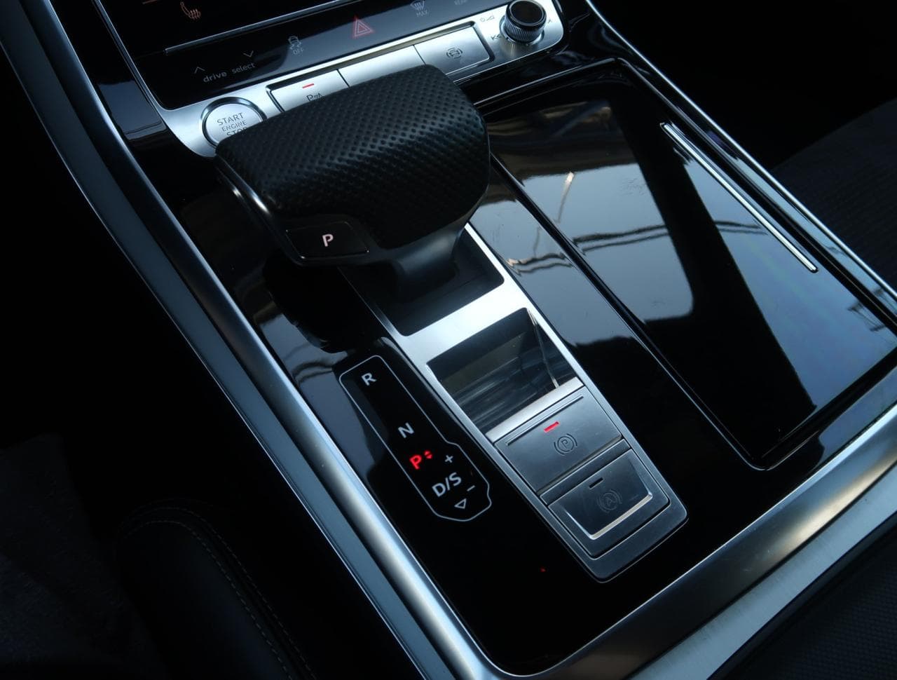 2019 Audi Q8 - 19