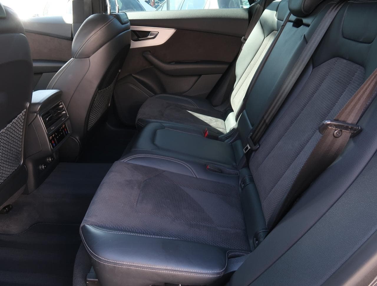 2019 Audi Q8 - 15