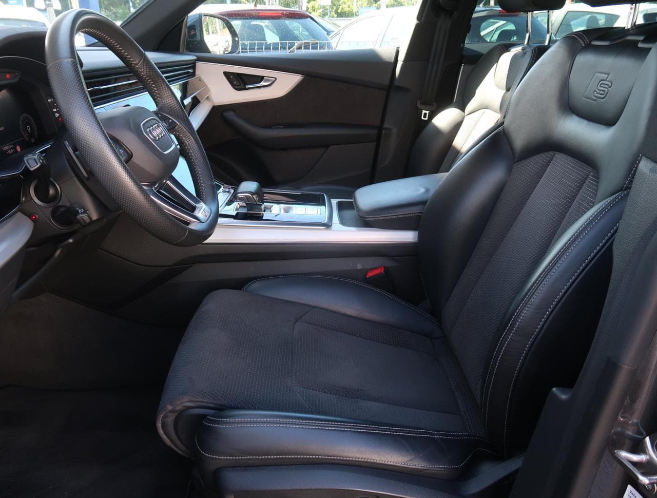 2019 Audi Q8 - 16