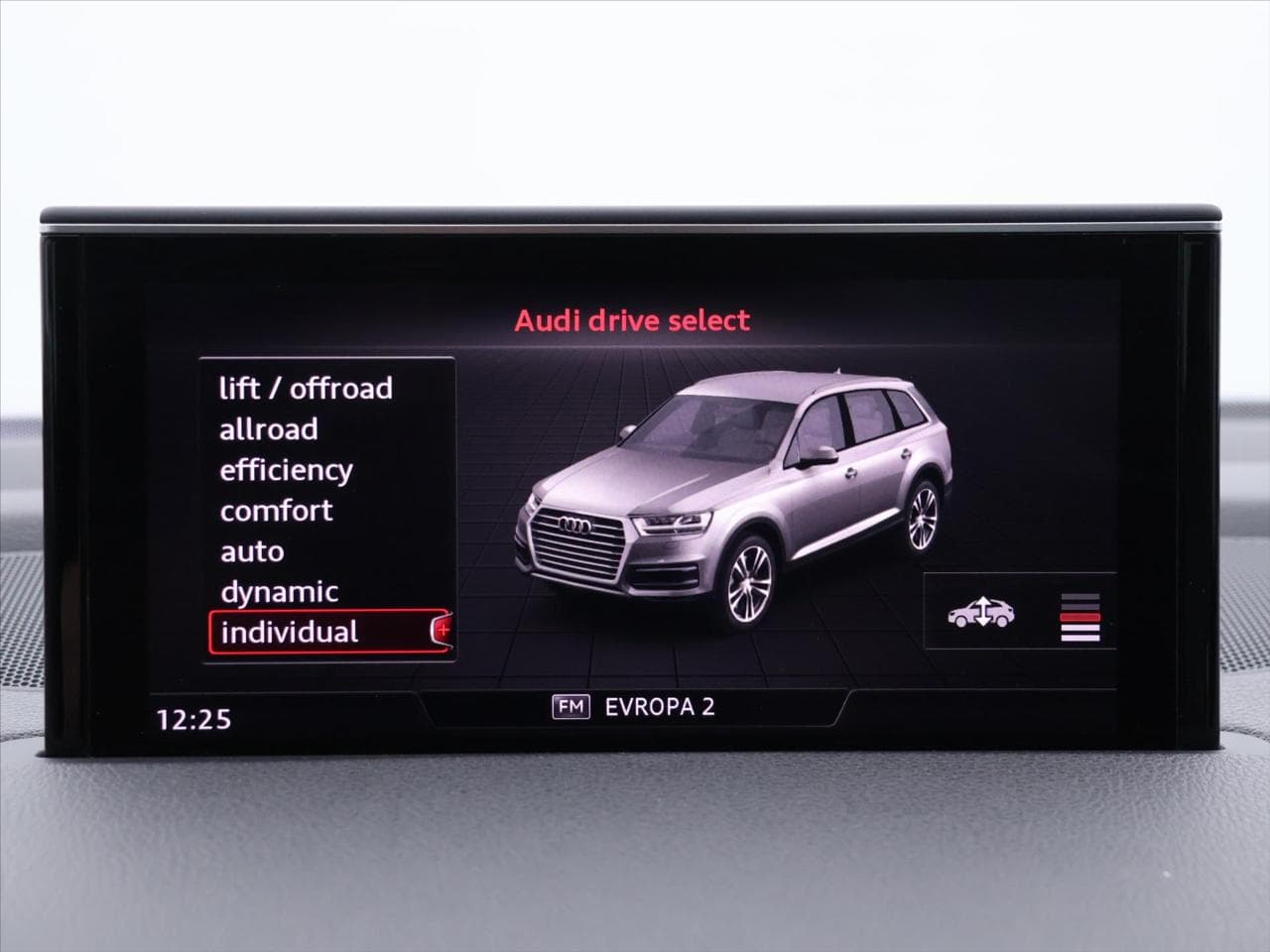 2016 Audi Q7 - 29
