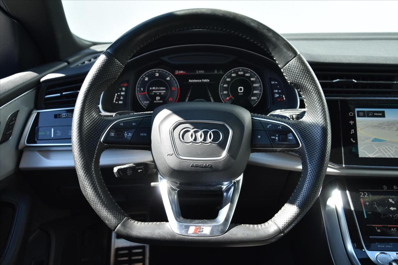 2019 Audi Q8 - 16