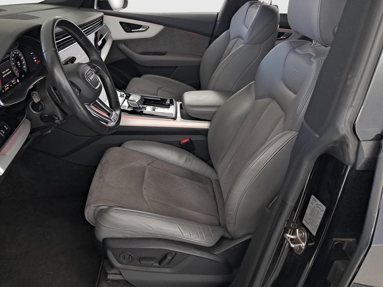 2019 Audi Q8 - 16