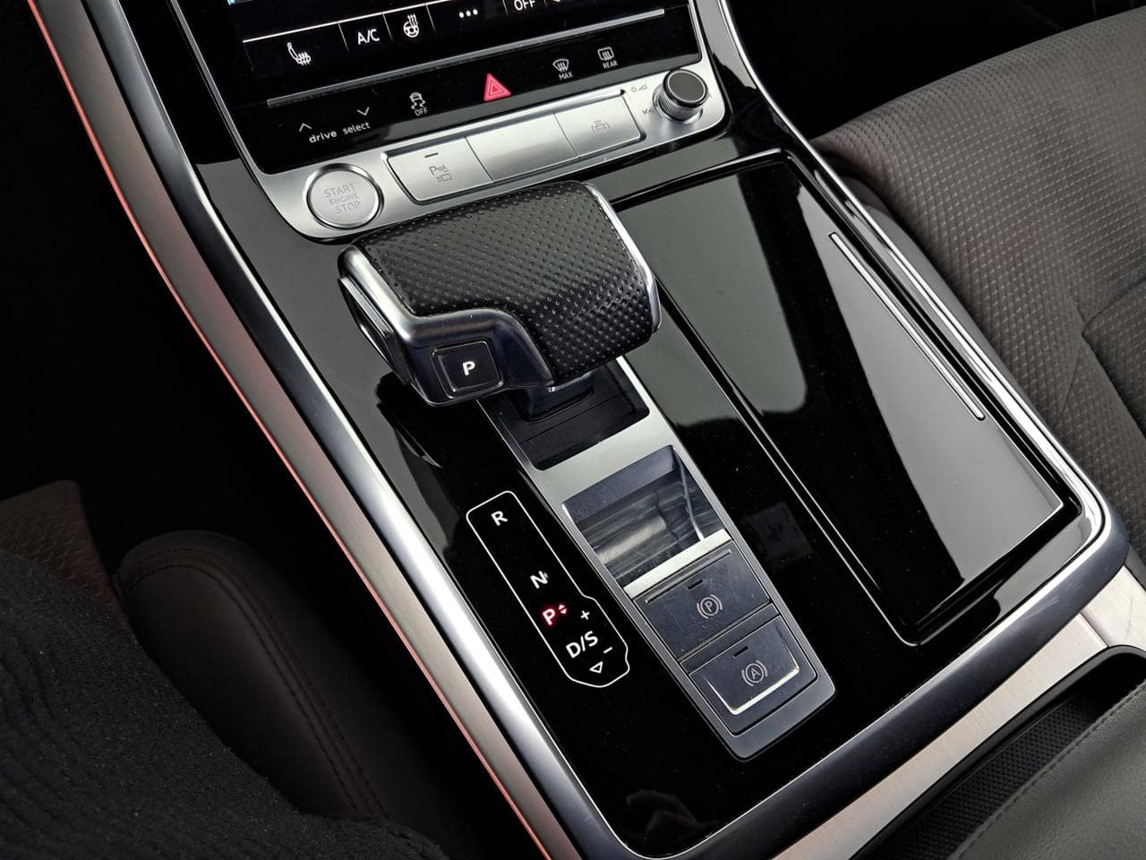 2019 Audi Q8 - 19