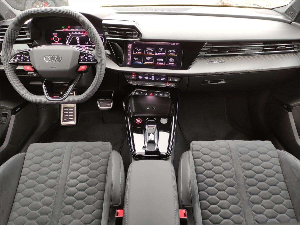 2025 Audi RS3 - 8