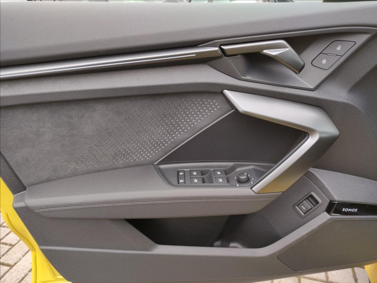 2025 Audi RS3 - 11