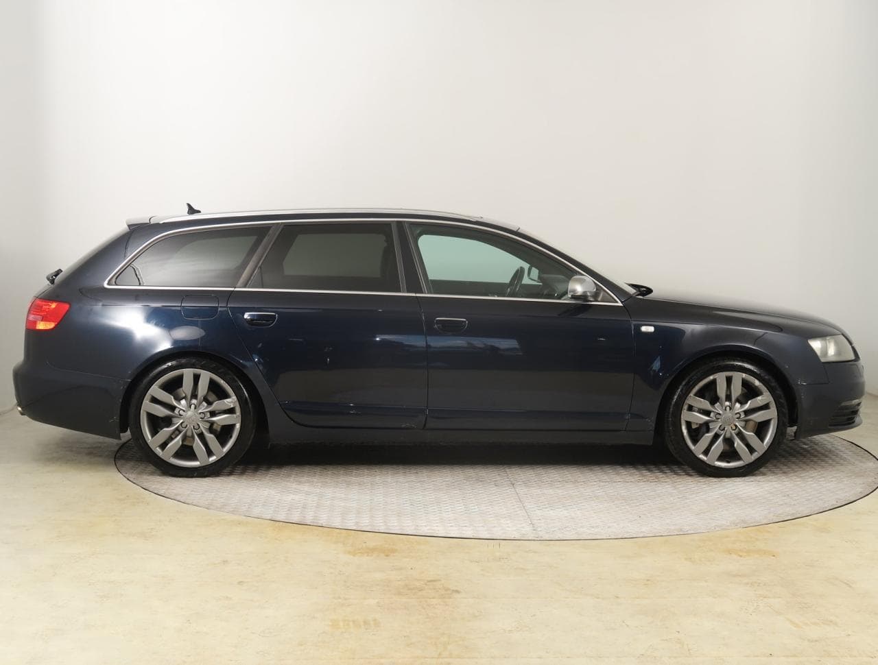 2007 Audi S6 - 8